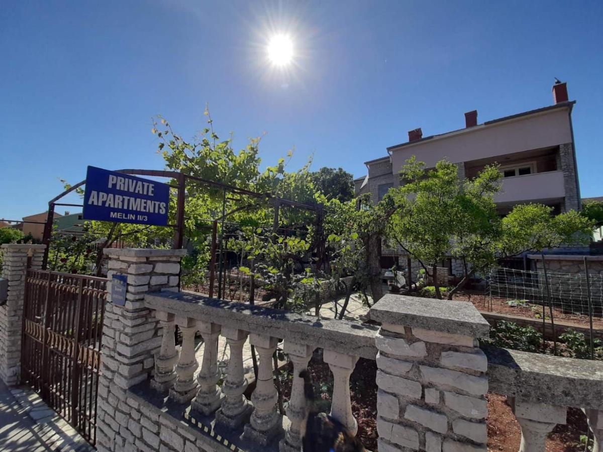 Apartments Renato Muzic Cres Exterior photo